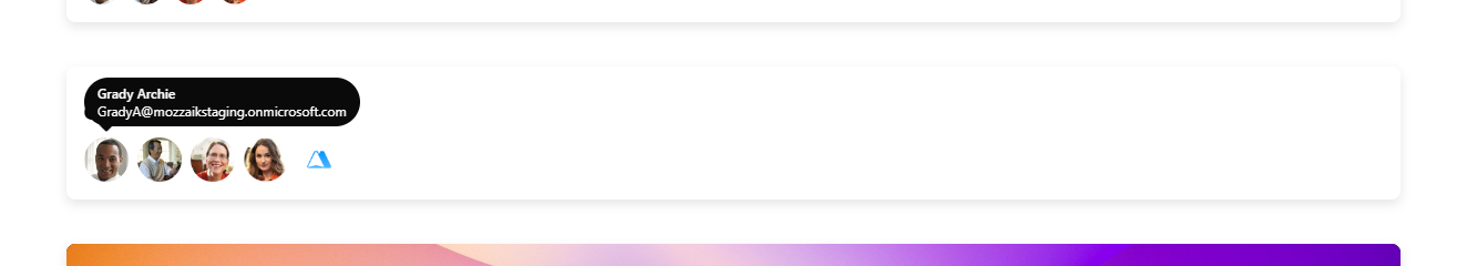 Au survol, le nom et l'adresse e-mail du contributeur